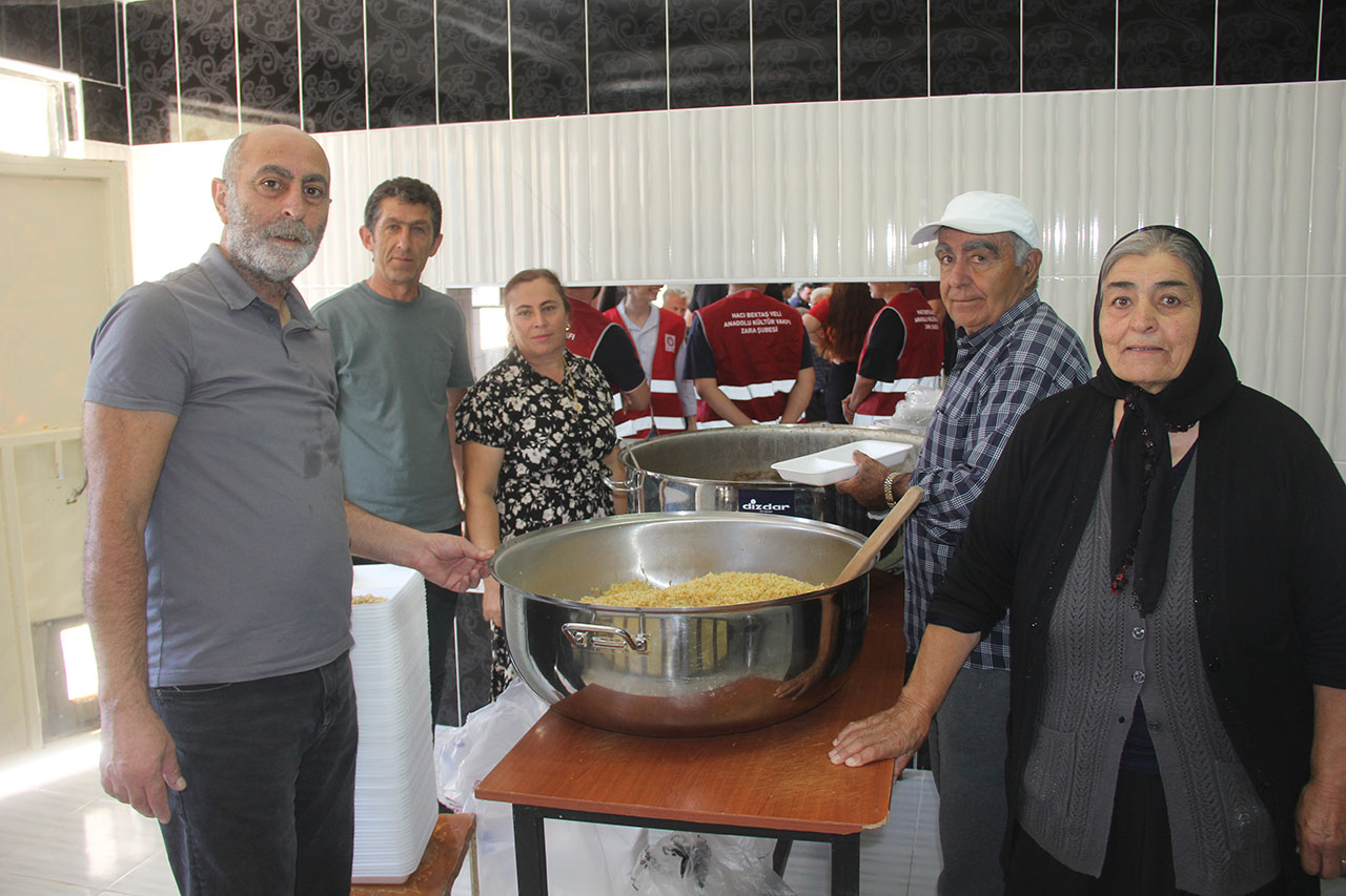 Zara'da aşure programı düzenlendi