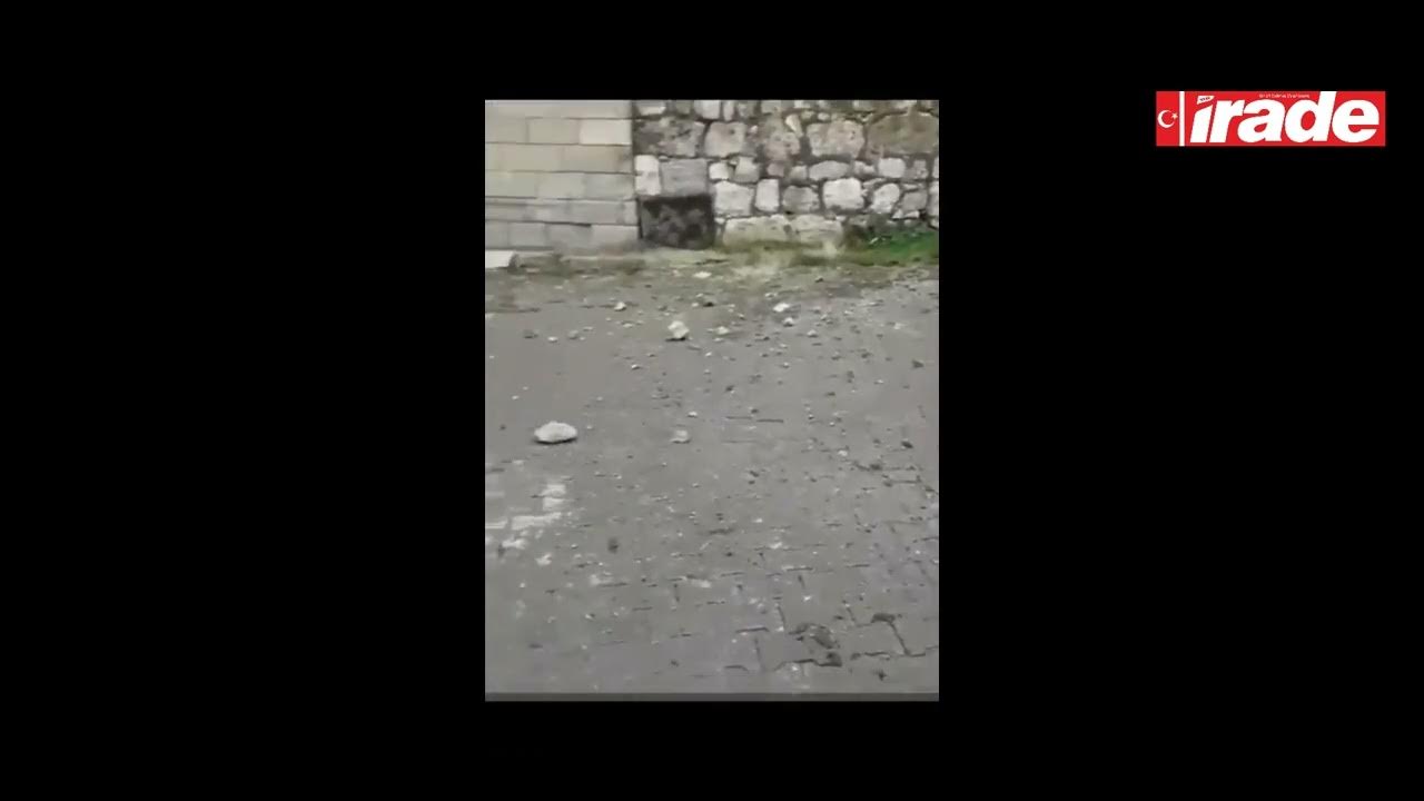 Kangal’da Cami Minaresine Yıldırım Düştü