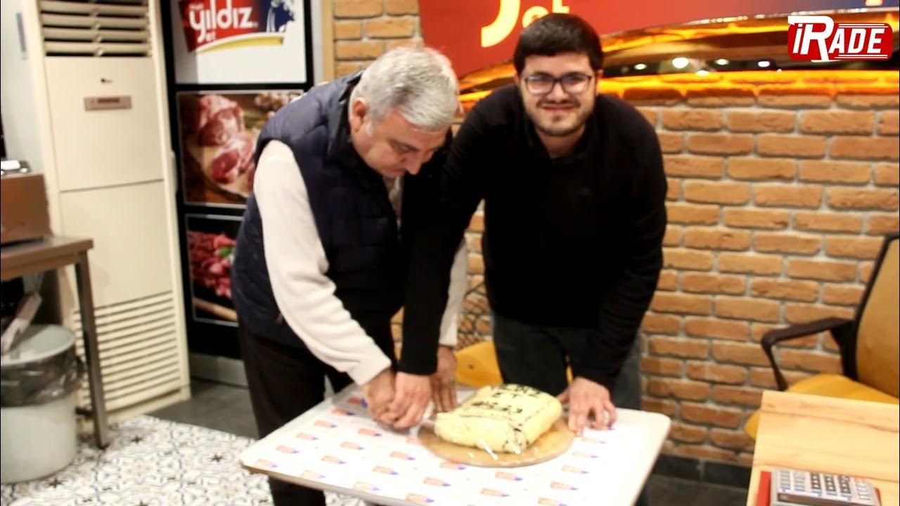 Türkiye’de Bir İlk! Gazetecilere Antrikot Pasta