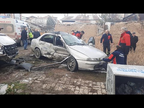 Sivas'ta Feci Kaza; 5 Yaralı #sivas #kaza #kesfet #gündem