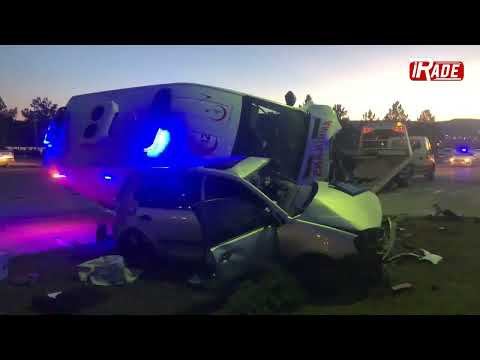 Sivas'ta Ambulans ile Otomobil Çarpıştı! 3 Kişi Yaralandı