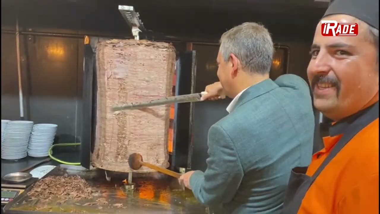 CHP Lideri Özgür Özel, Sivas'ta Döner Kesti