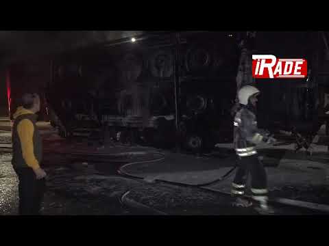 Sivas Yolunda Dorse Yüklü Tır Alev Alev Yandı