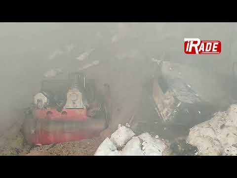 Sivas'ta Yem Deposunda Yangın Çıktı: 20 Bin Saman Balyası ve İş Makinası Yandı!