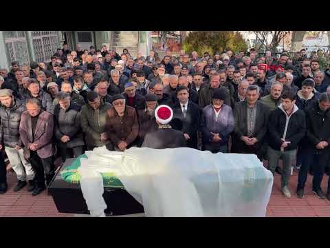 Sivas'ta Evinde Baygın Bulunup Hastanede Ölen Kadın Toprağa Verildi