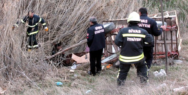 Başı Boş At, Dere Yatağına Düştü