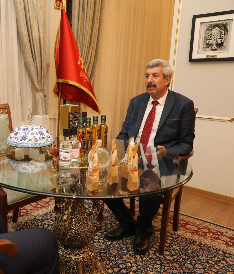 Sivaslı İş İnsanı Efrahim Karataş: "Bir Koku, Geçmişe Açılan Kapı Olabilir