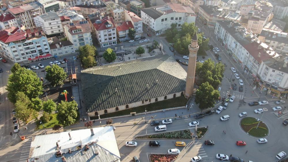 825 Yıllık Ulu Camii İbadete Kapatılıyor! Gözler Vakıflar Bölge Müdürü Çalışkan’da