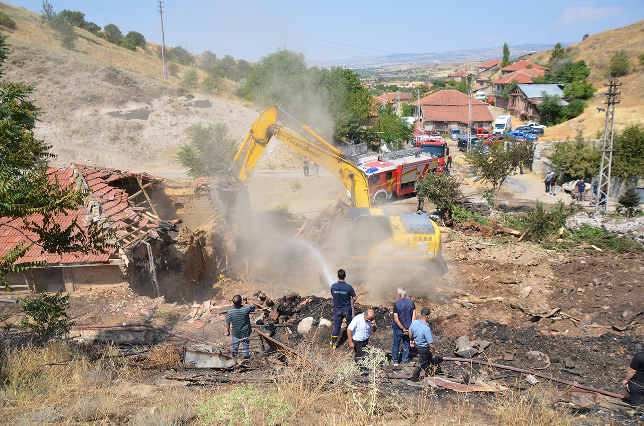 2 evde yangın çıktı! İtfaiye söndürdü!