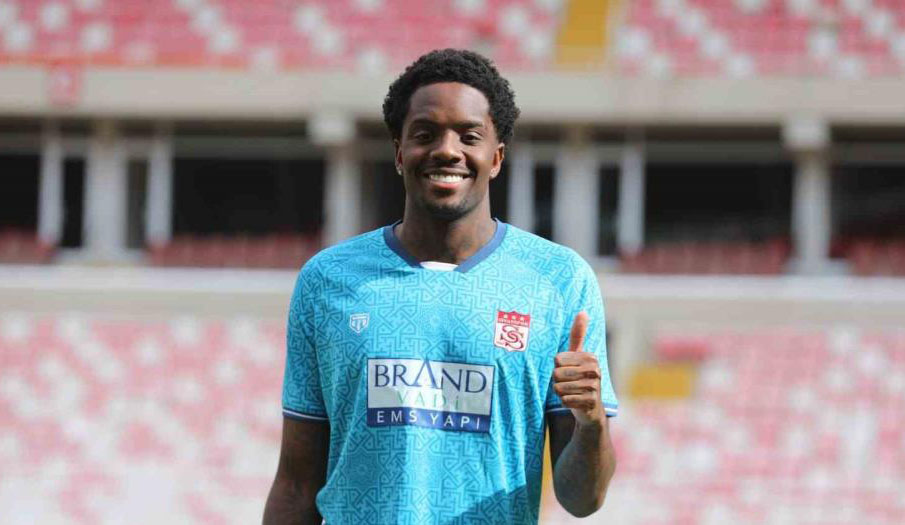 Sivasspor'da Queensy Menig sakatlandı