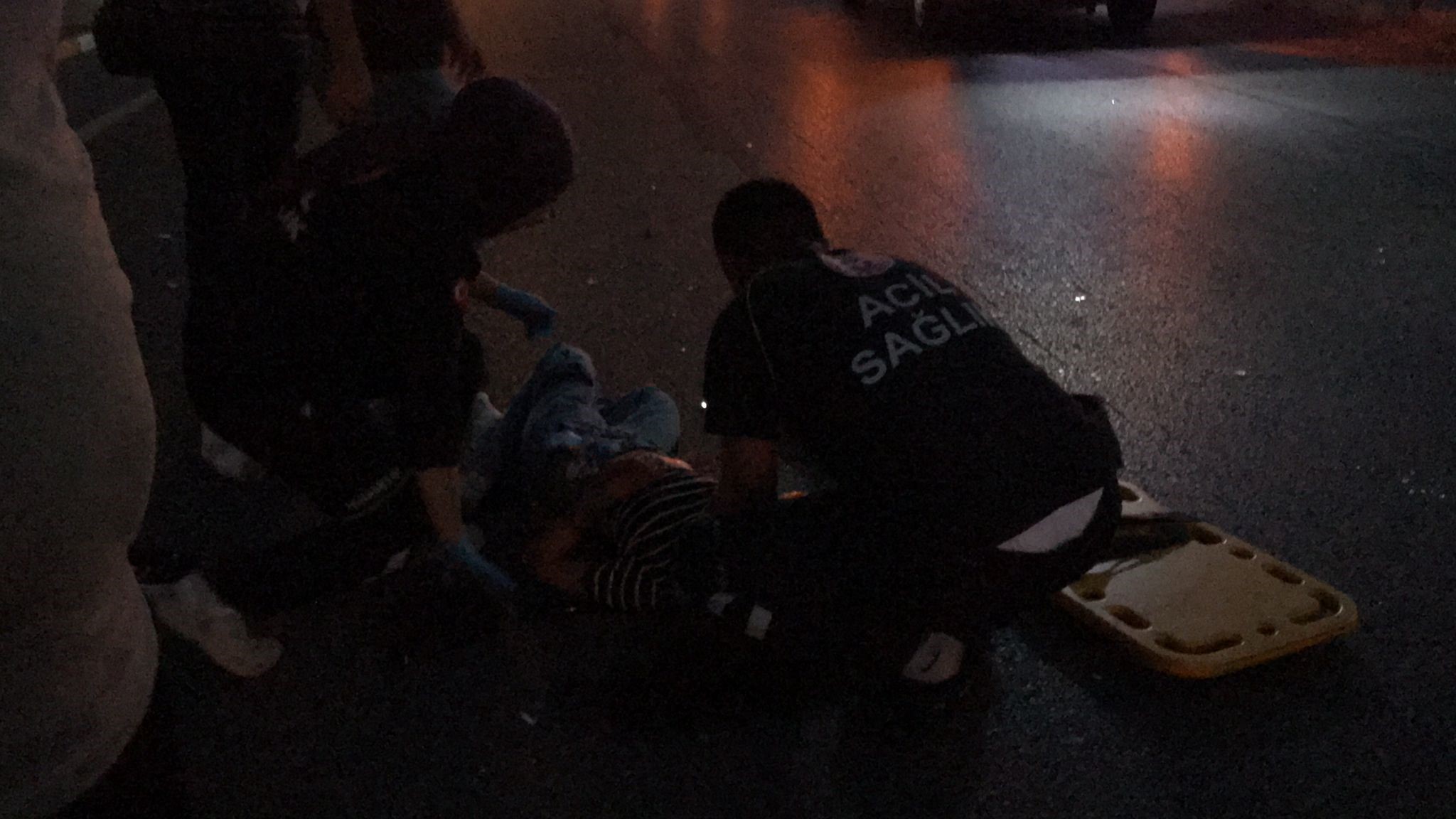 Sivas'ta otomobilin çarptığı genç kız yaralandı