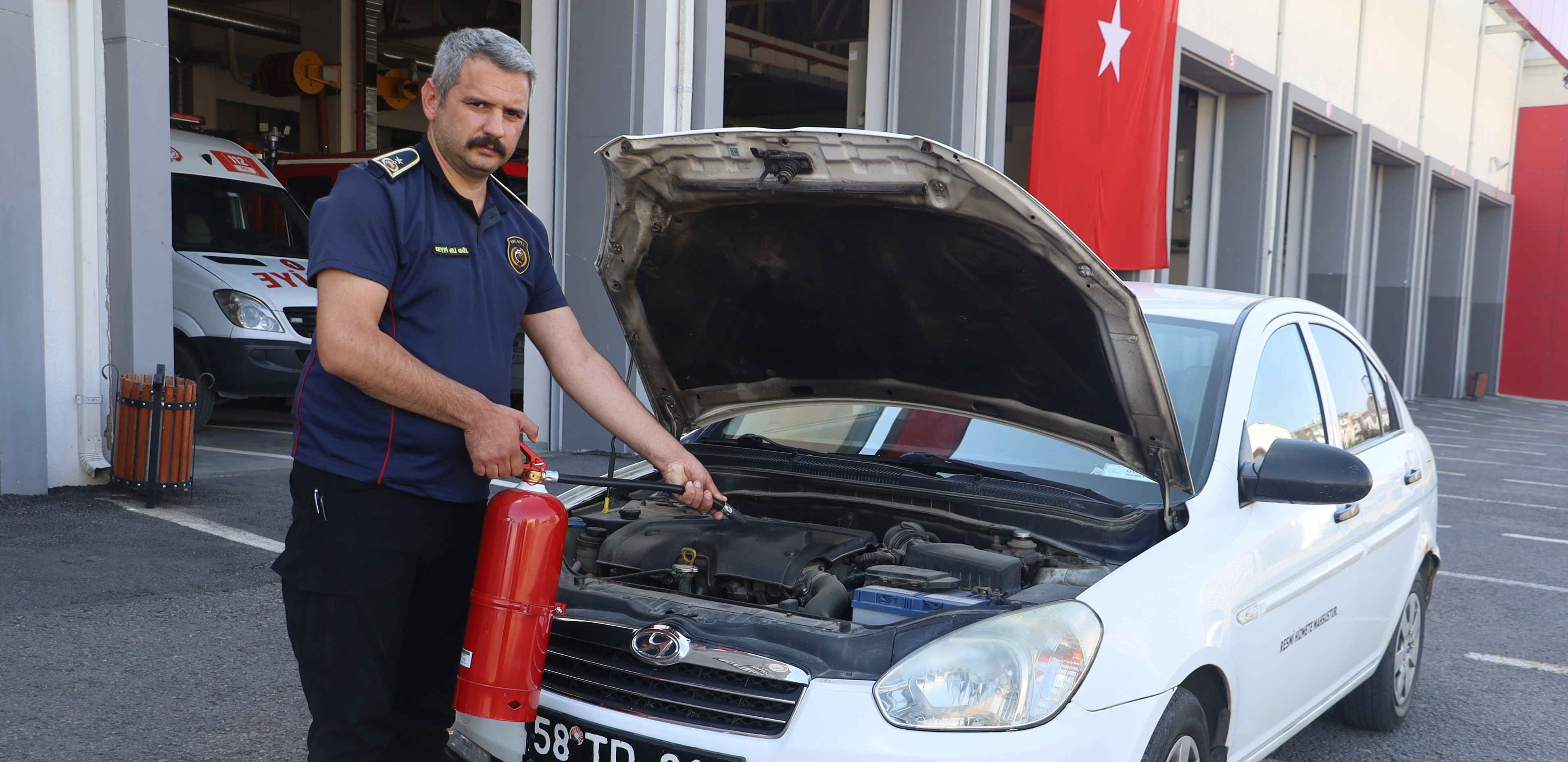 Araç içerisinde bırakılan çakmak facia saçıyor