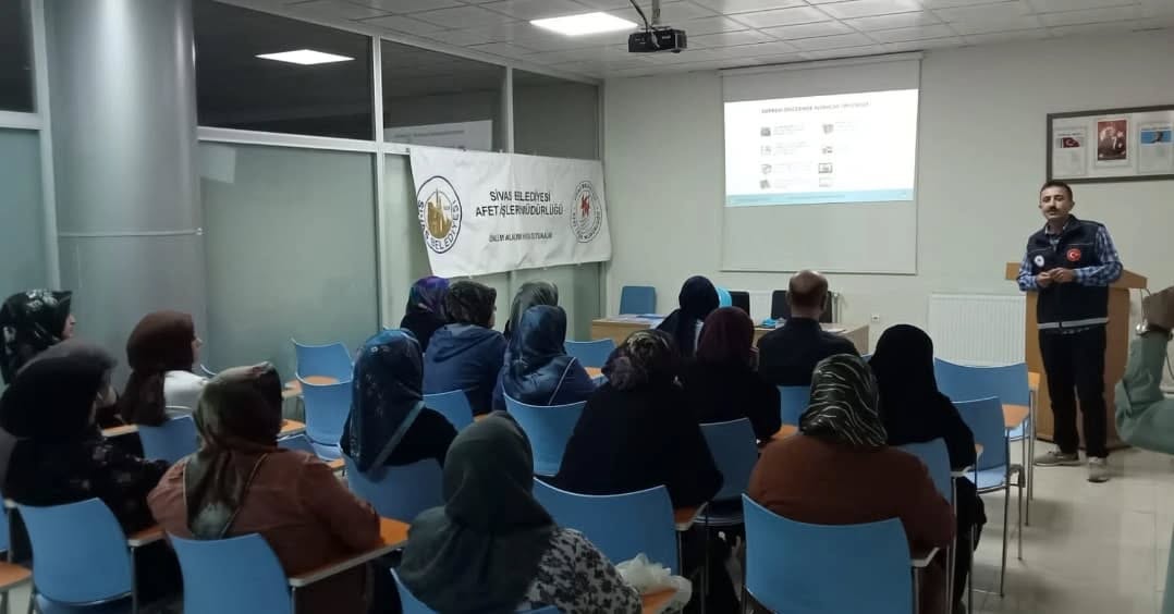 Sivas'ta kadınlara afet bilinci eğitimi