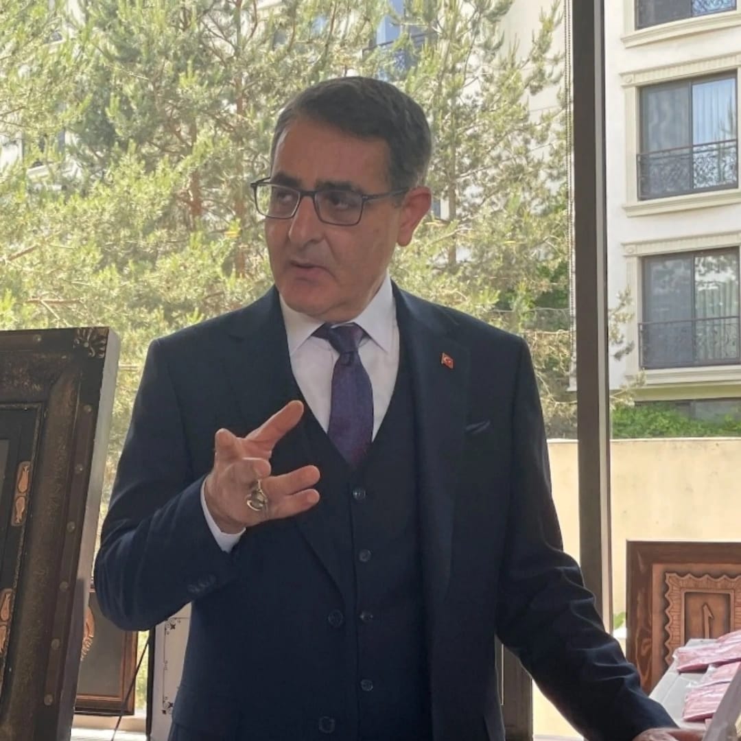 Sivaslı Rölyef Ustası, Şehit Topraklarını Sanatla Ölümsüzleştirdi