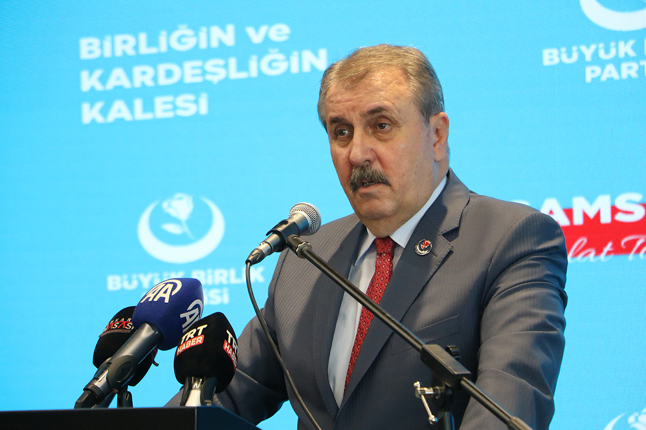 Destici:  Terör örgütünü meşru görmedik