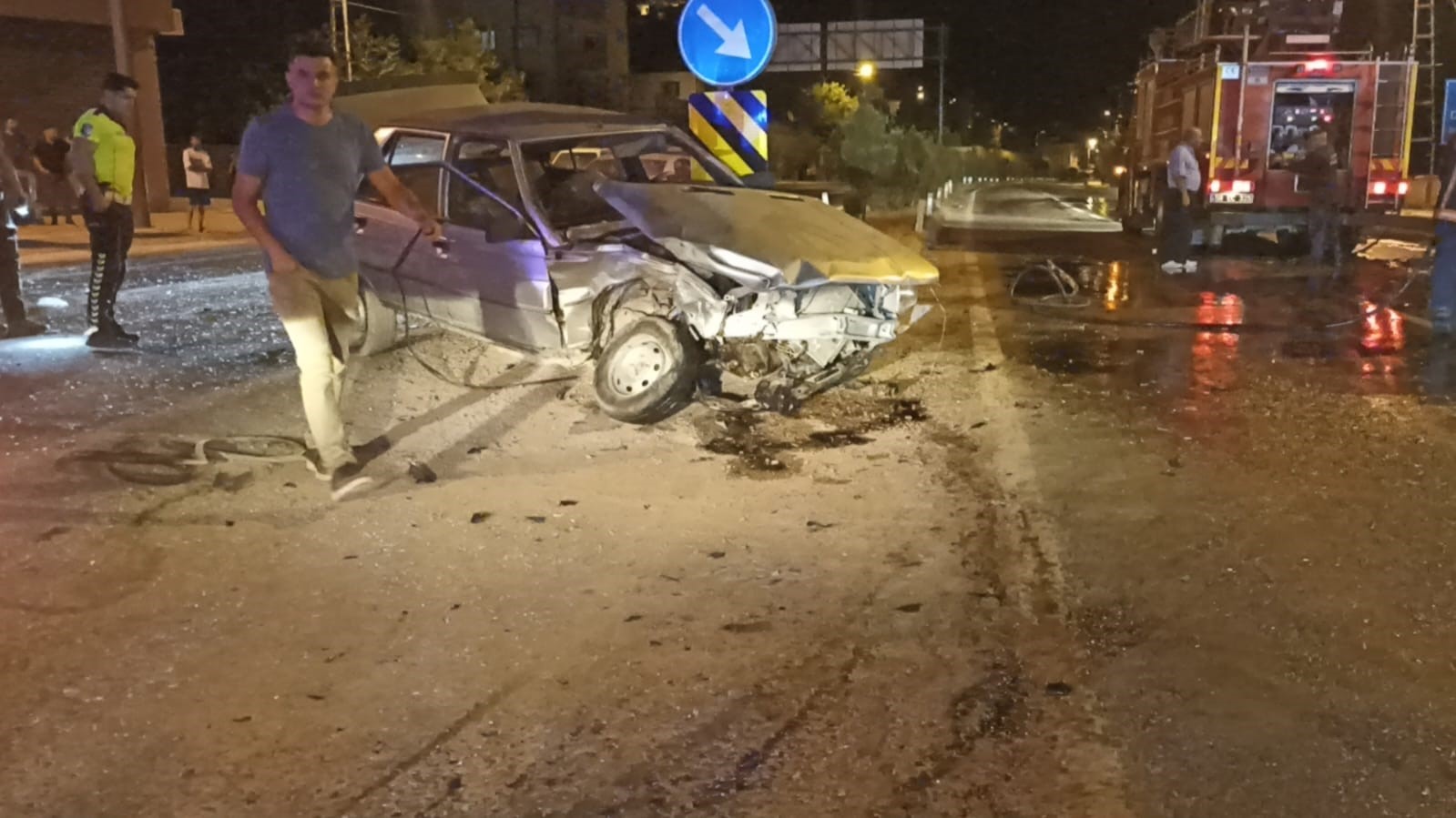 Sivas'ta iki otomobil kafa kafaya çarpıştı