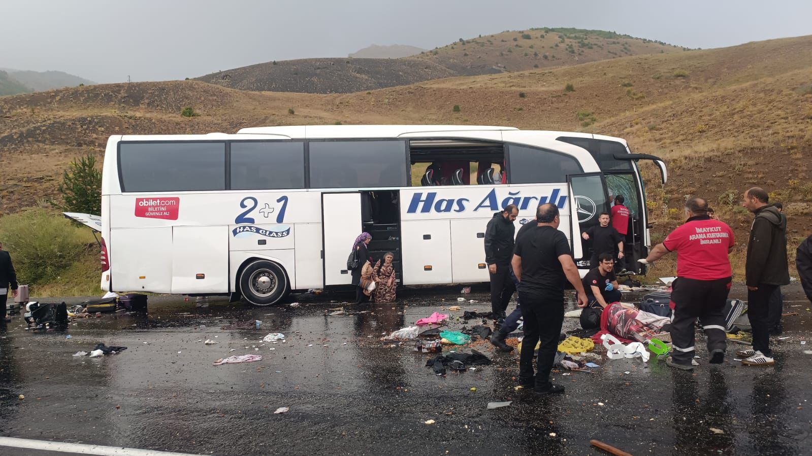 Sivas'ta feci kaza: 3 ölü, 36 yaralı