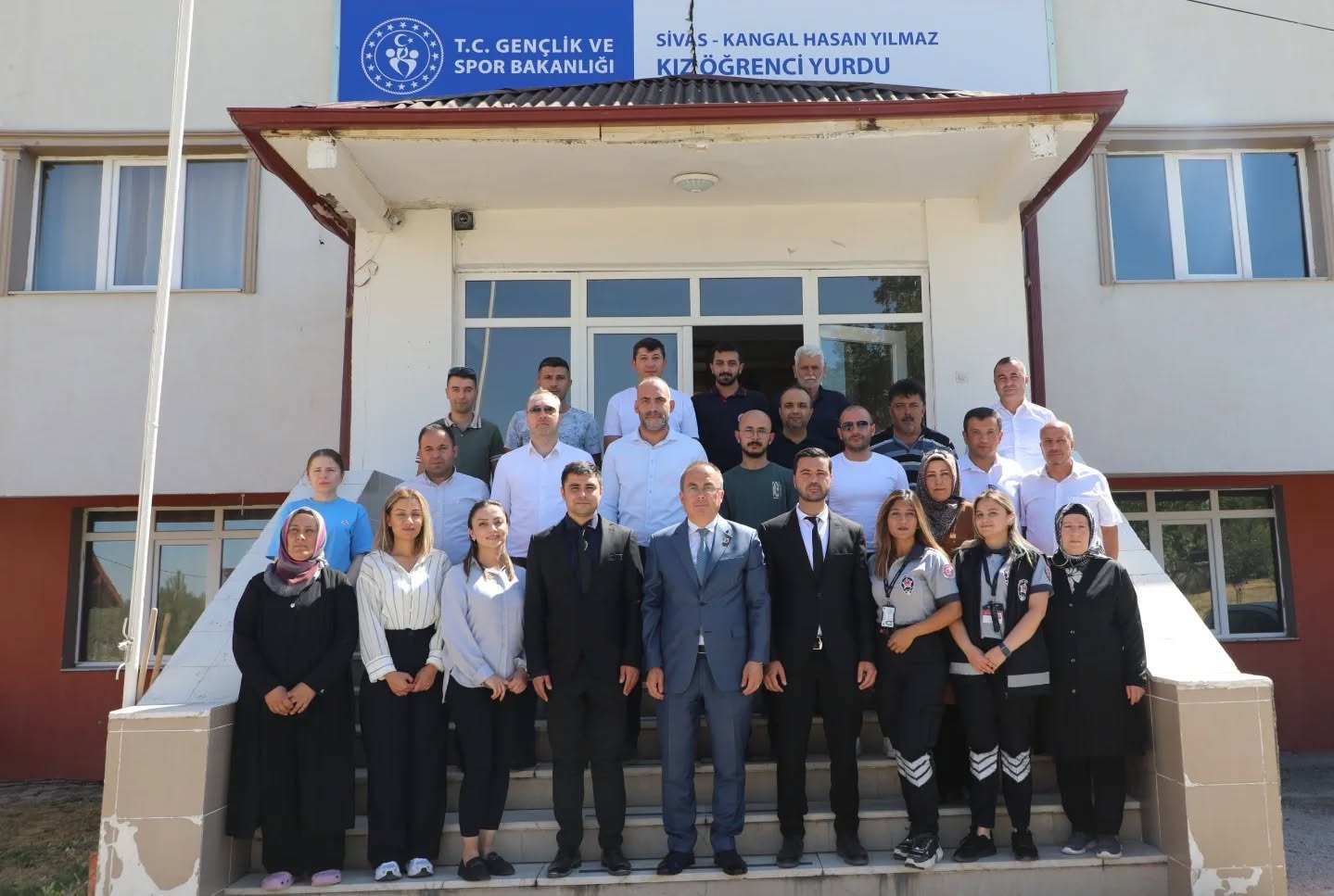 Şahin Ertem, Kangal’da Sahada: “Güçlü Gelecek İçin Çalışıyoruz”