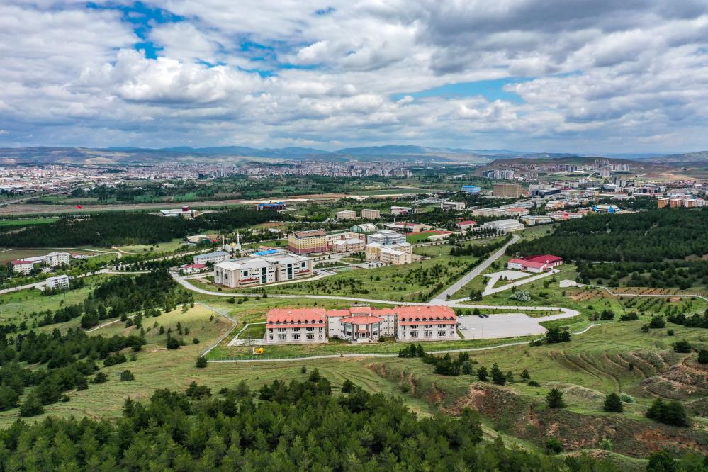 SCÜ'ye 3 Yeni Bölüm Daha Açıldı