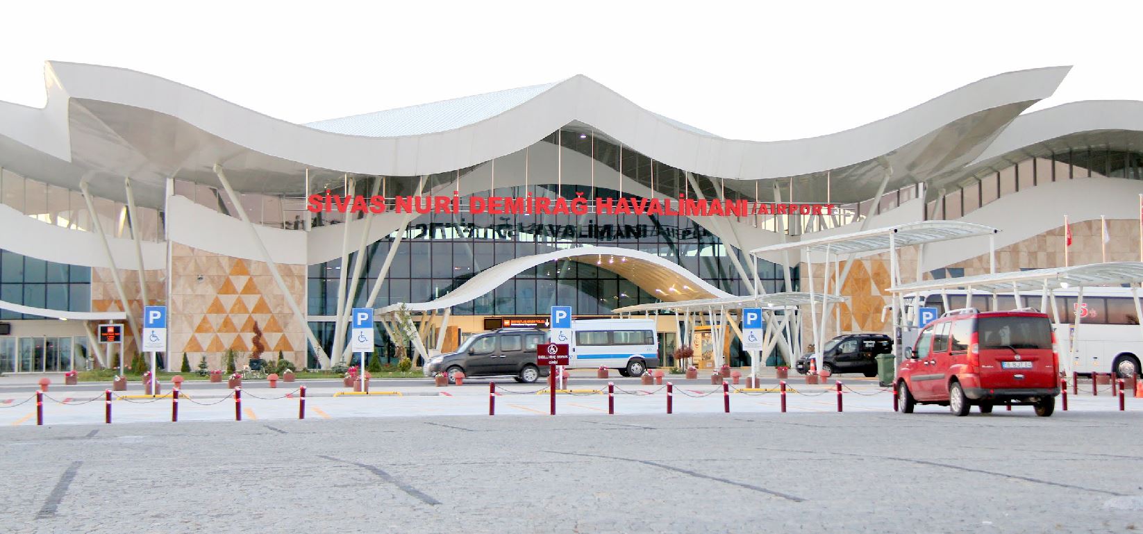 Sivas Nuri Demirağ Havalimanı 6 Ayda 245 Bin Yolcuya Ulaştı!