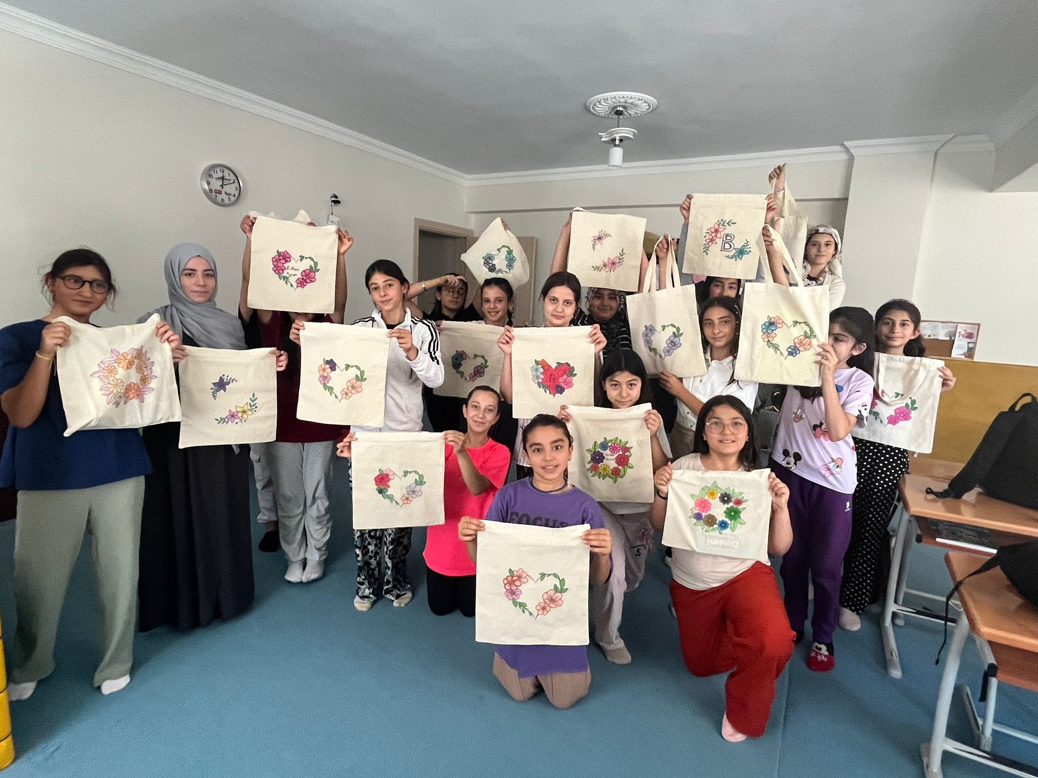Sivas’ta Kur’an Kursu Öğrencilerinden Renkli Dokunuş