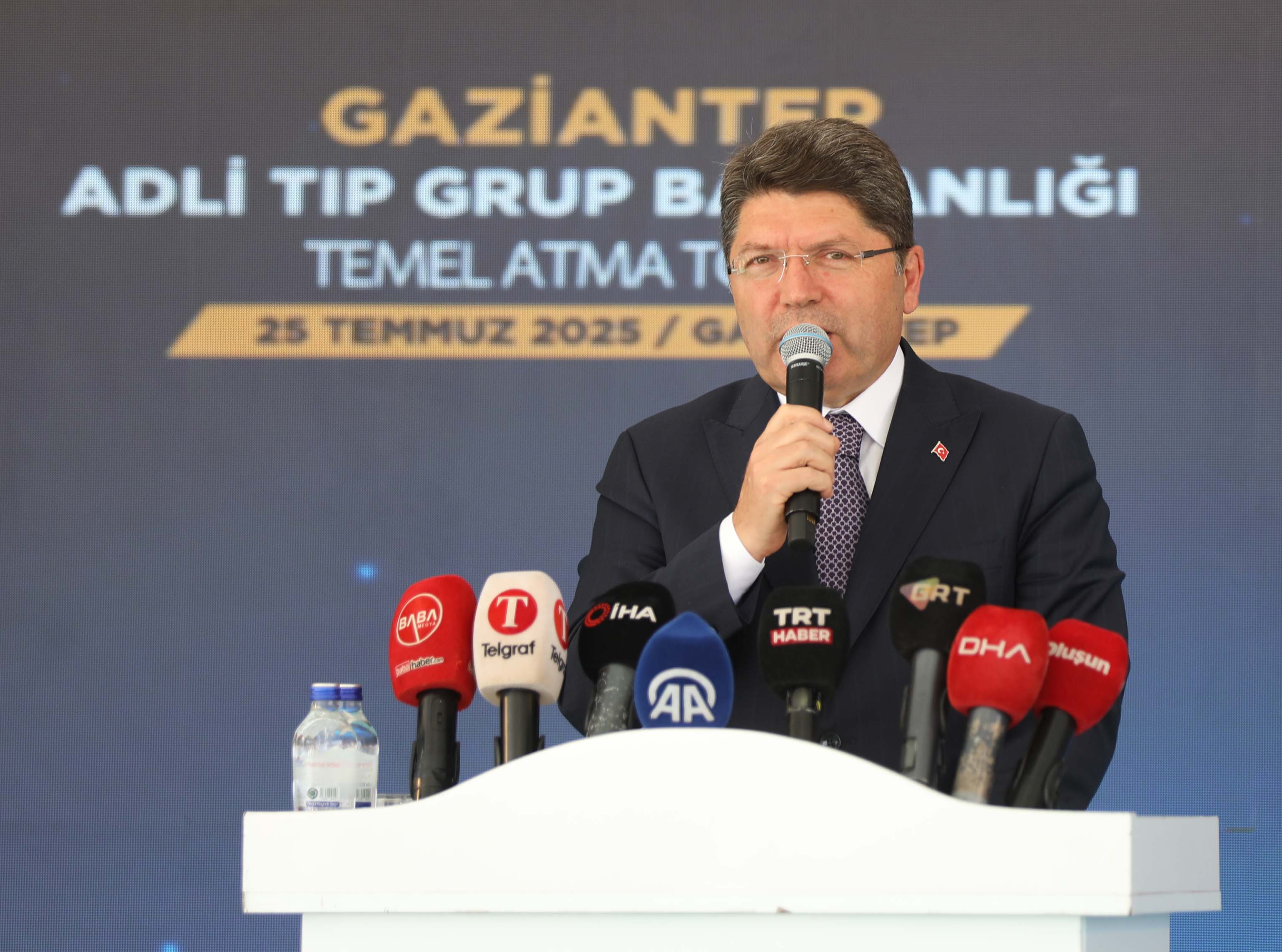 Bakan Tunç: Darbeciler tarafından yazılan anayasa...