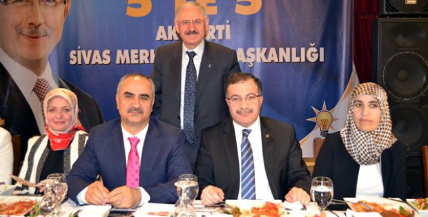 Coşkun, Sivaslılar Derneği´nin Programına Katıldı
