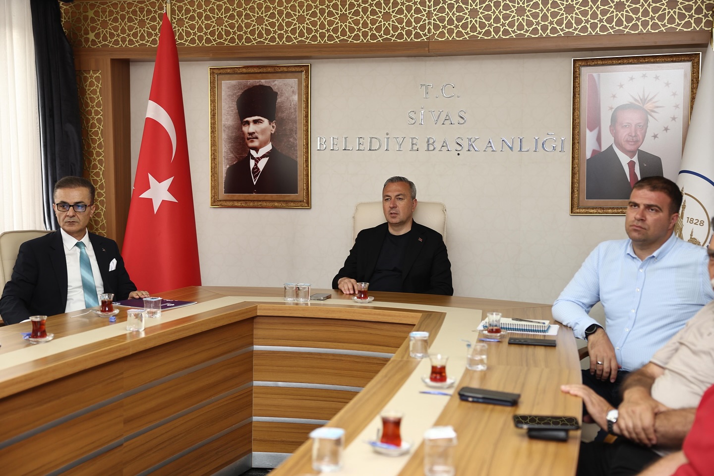 Adem Uzun altyapı çalışmalarını masaya yatırdı!
