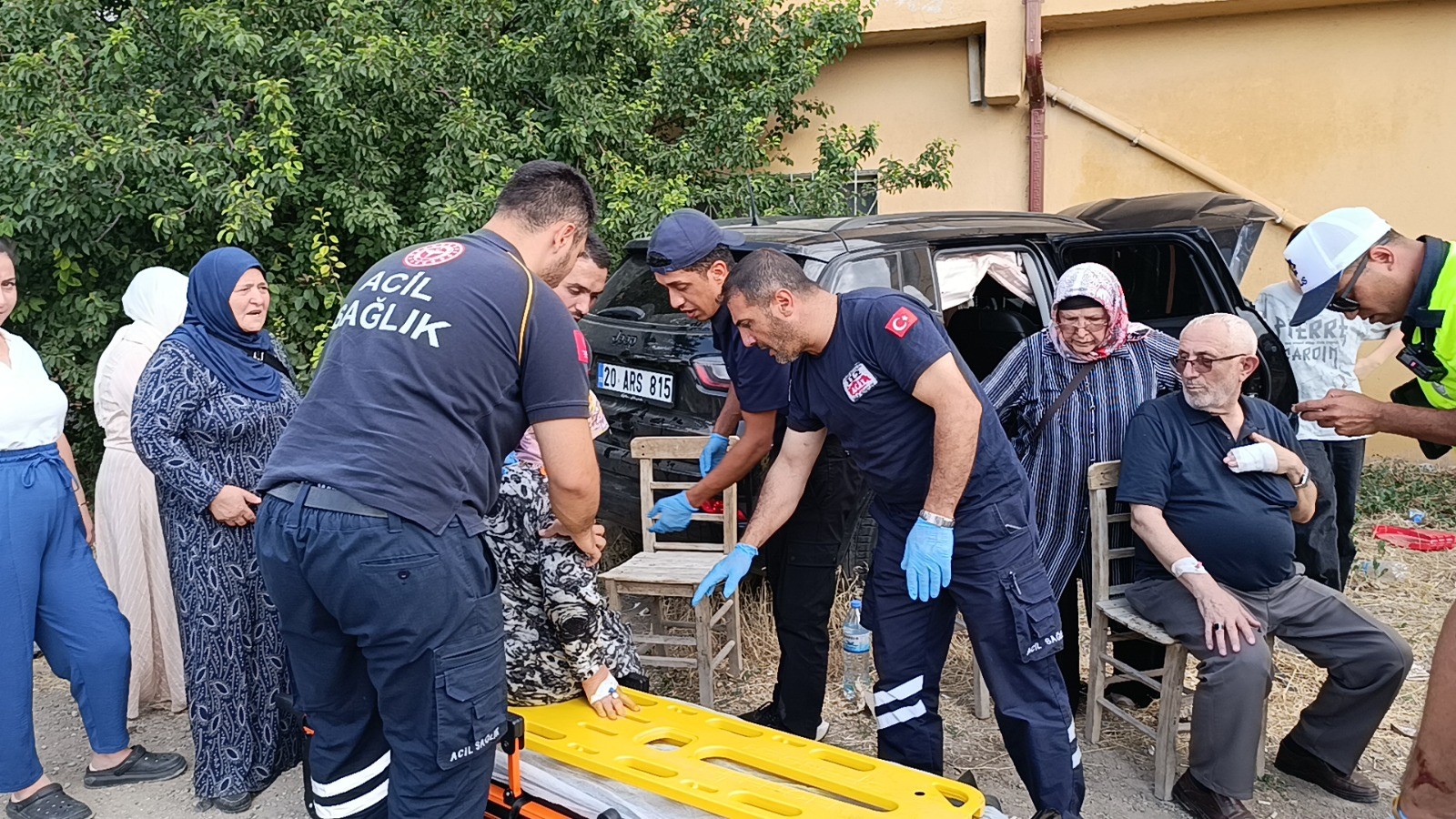 Sivas'ta iki otomobil çarpıştı: 5 yaralı