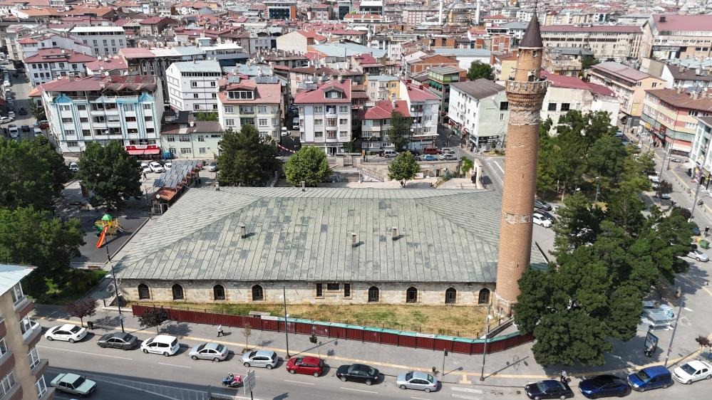 Sivas Ulu Camii'nin restorasyon çalışmalarına başlandı