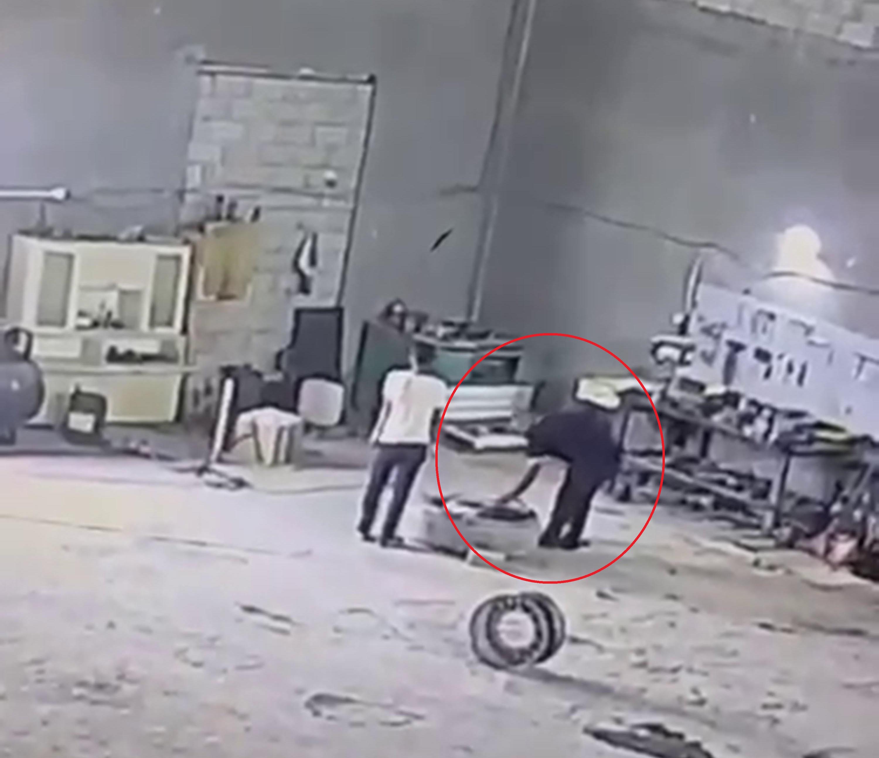 Hava basılan lastik patladı; 1 ölü