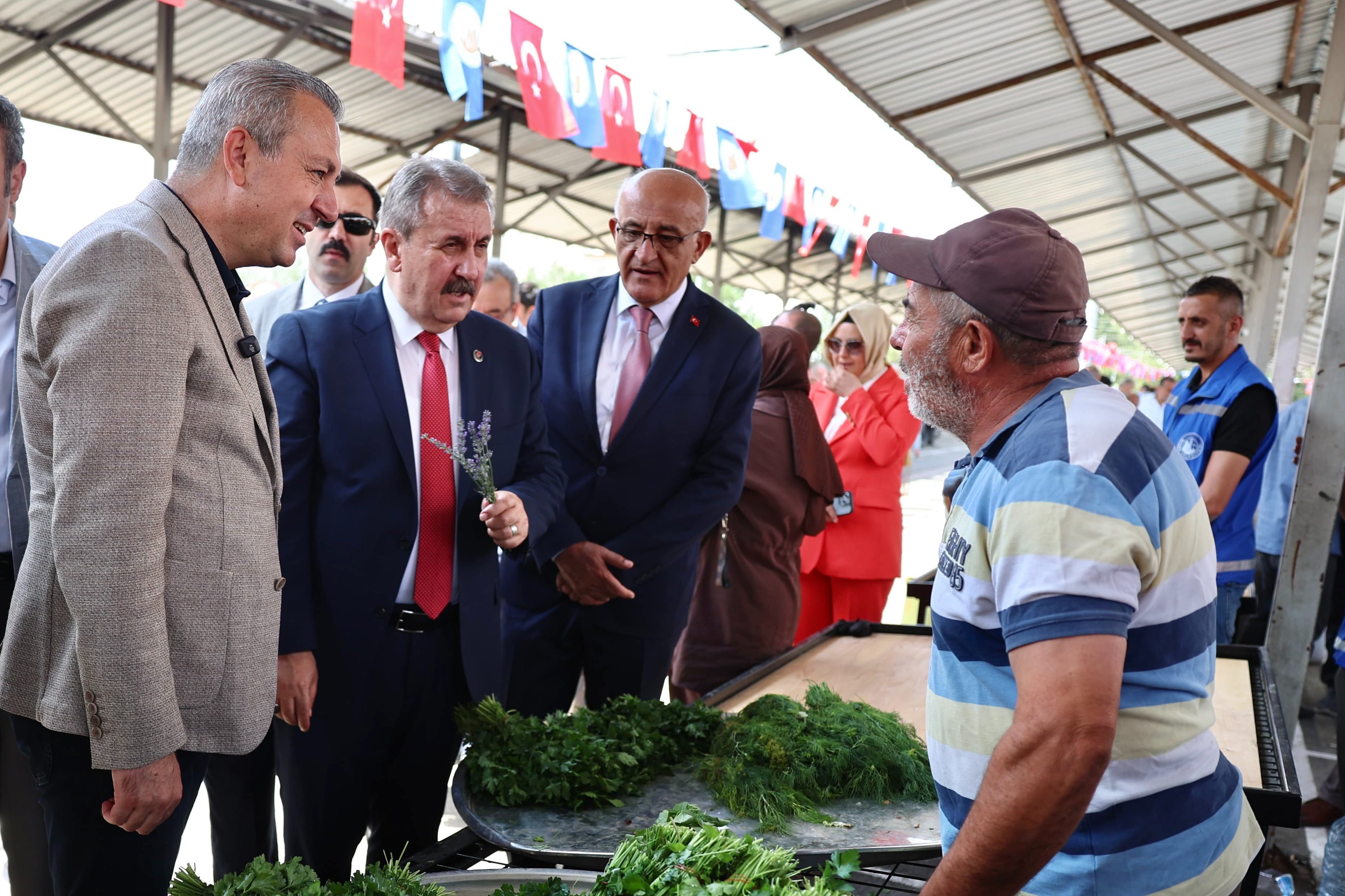 Sivas’ta Doğal Ürünler ve Köy Pazarı Hizmete Açıldı