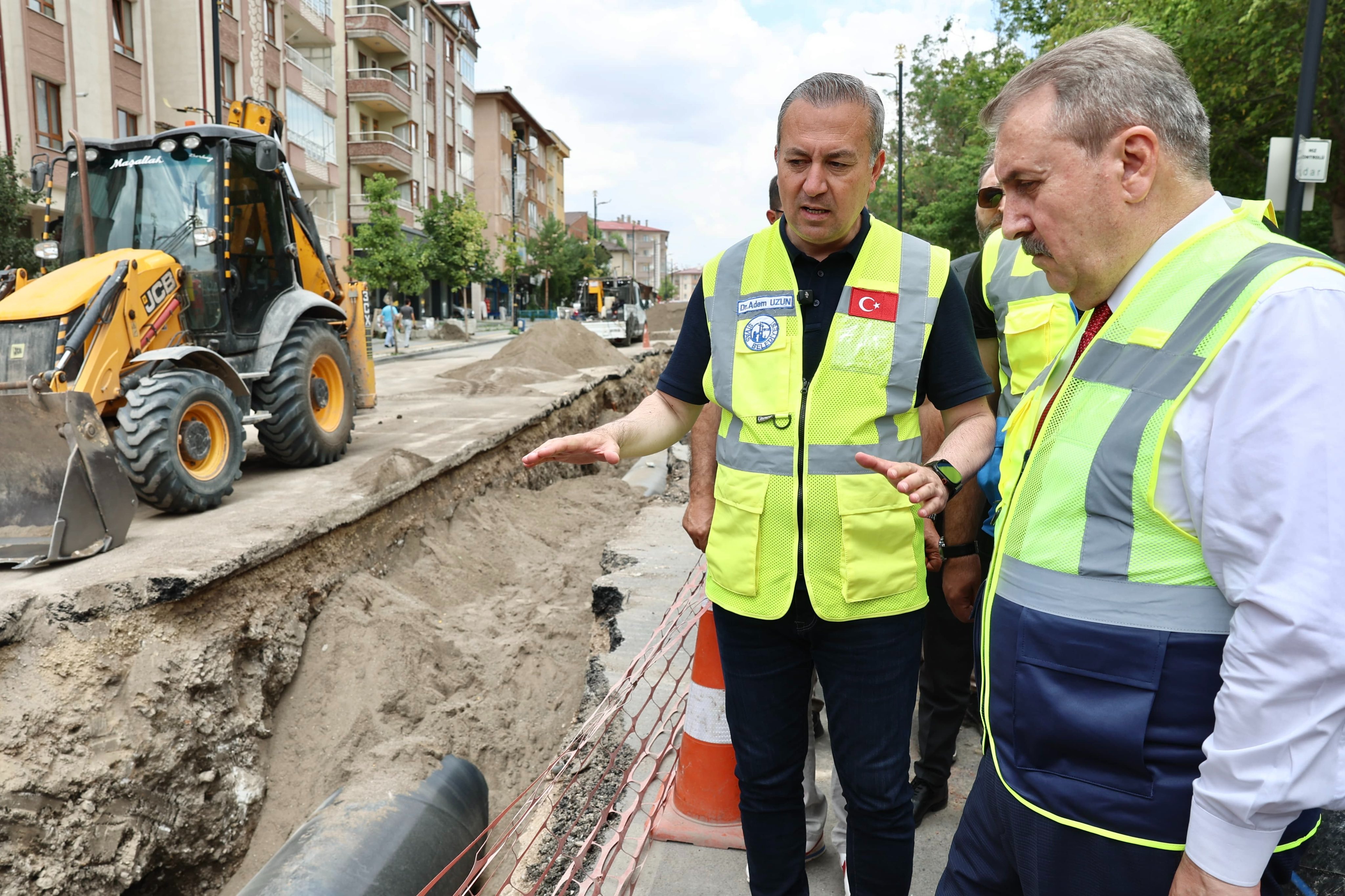 Mustafa Destici Sivas'taki çalışmaları yakından takip ediyor!