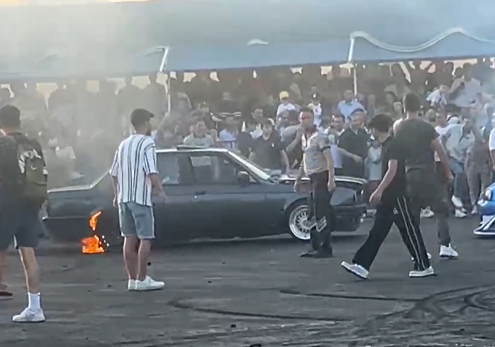 Sivas'ta bugün açılan pistte ilk yangın çıktı