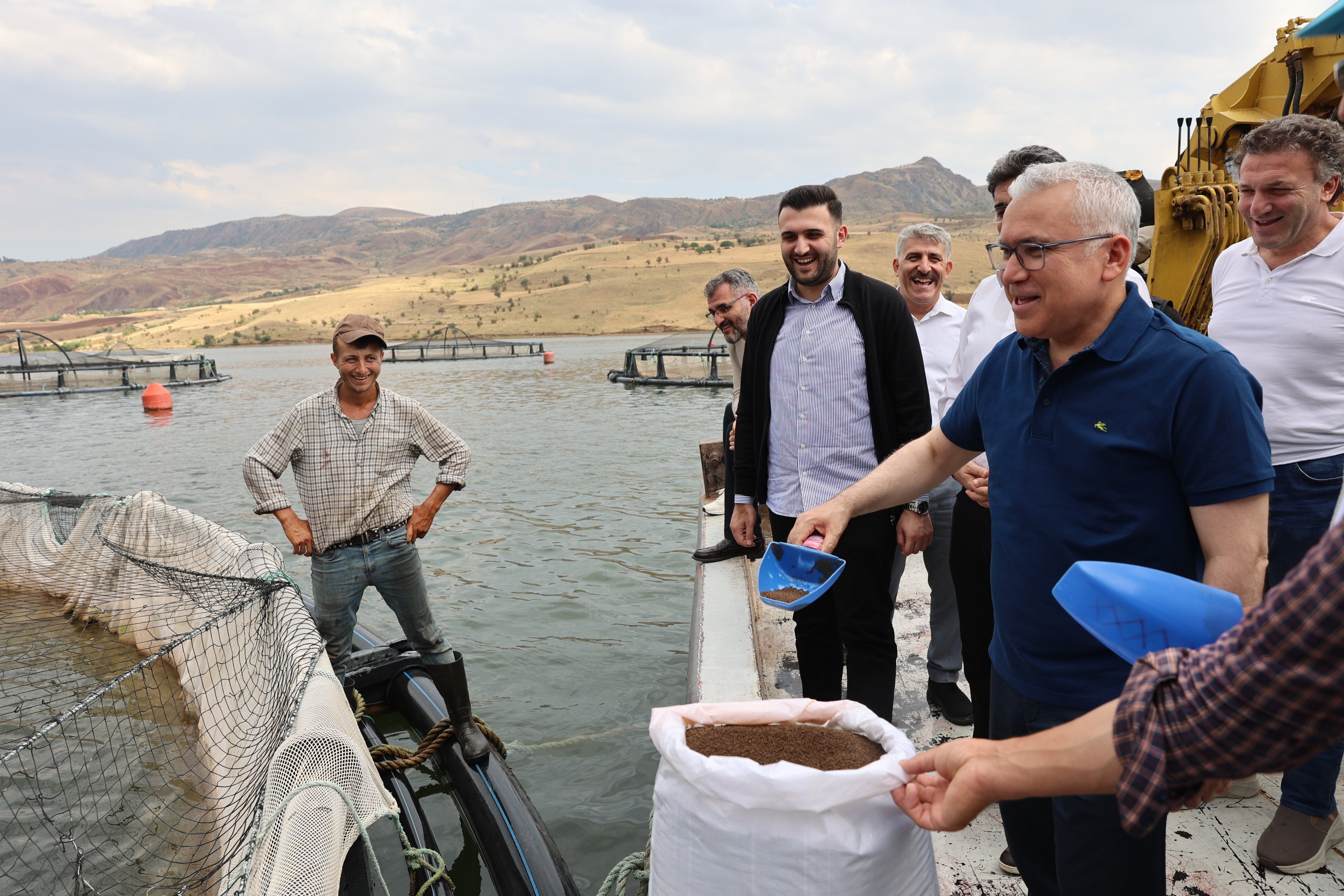 Vali Yılmaz Şimşek, Suşehri’nde Alabalık Üretim Tesisini Ziyaret Etti