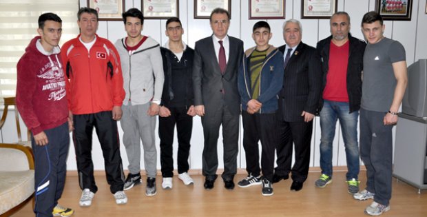 Muay Thaicilerden Kılıç´a Ziyaret