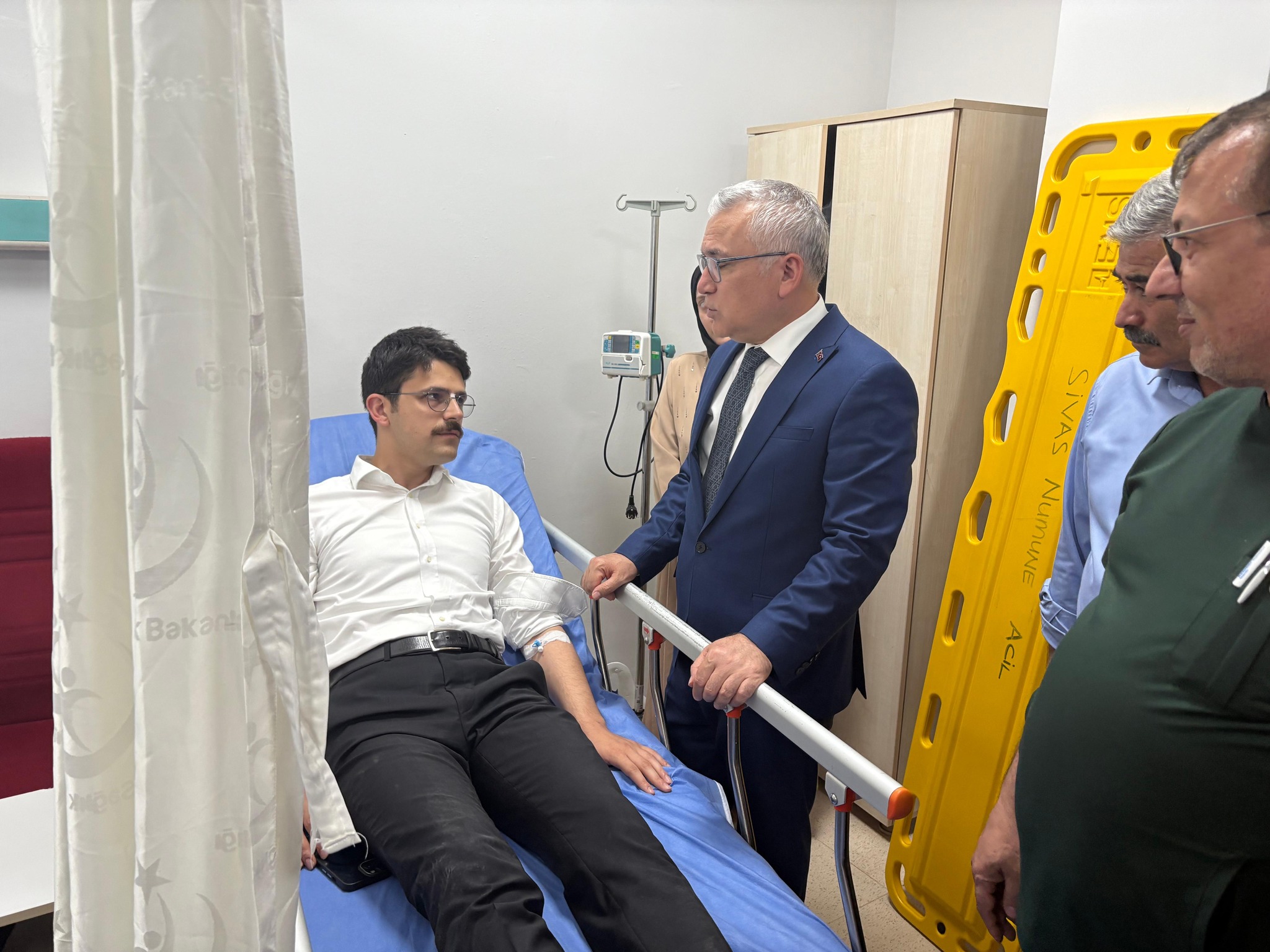 Sivas Valisinden  kaza geçiren kaymakama ziyaret