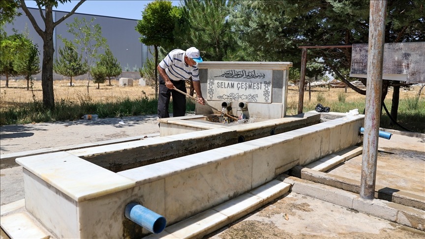 Çeşmelerin dilinden o anlıyor!