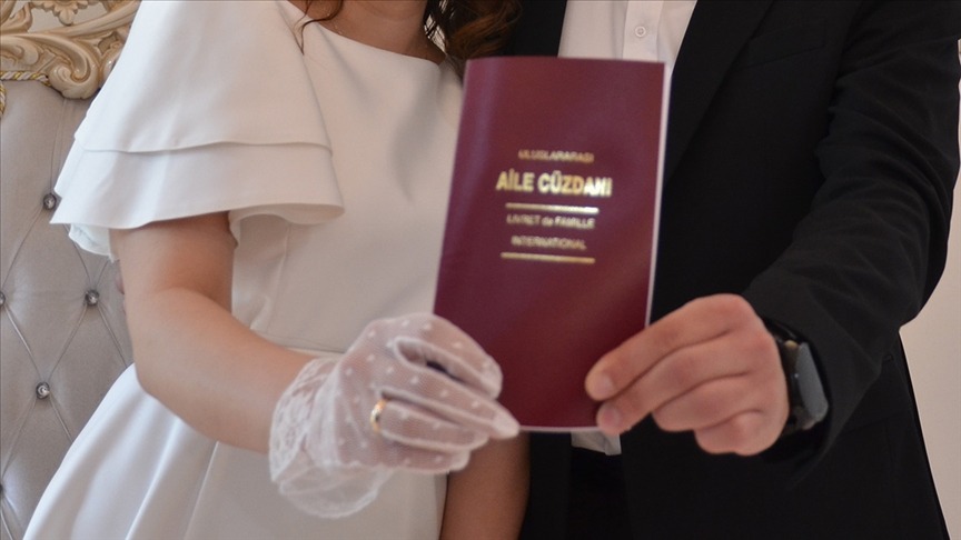Evlenecek gençlere destek verecek firmalar artıyor!