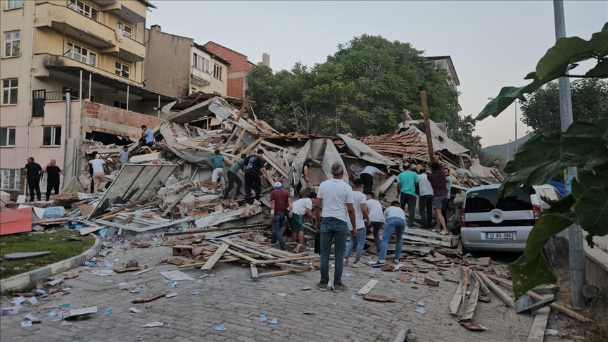 Balıkesir'deki korkunç depremde 1 kişi öldü, 29 kişi yaralandı!