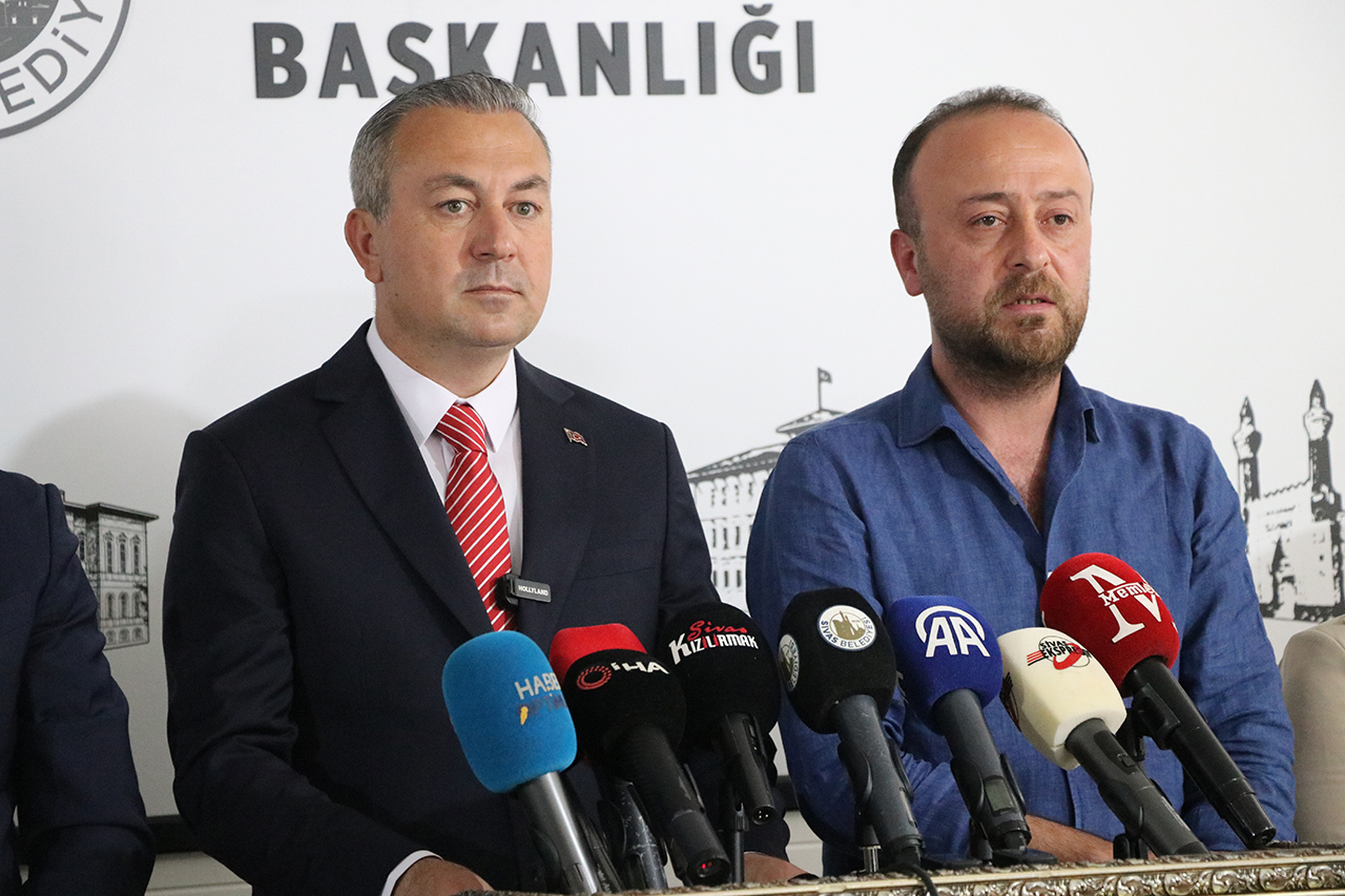 Sivasspor Başkan Vekili Burak Özçoban: “Kupayı Hep Birlikte Kaldırmak İstiyoruz”