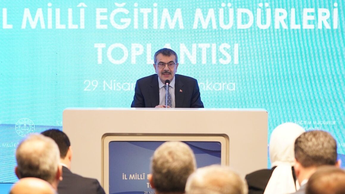 Yusuf Tekin, İl Milli Eğitim Müdürlerini topladı!