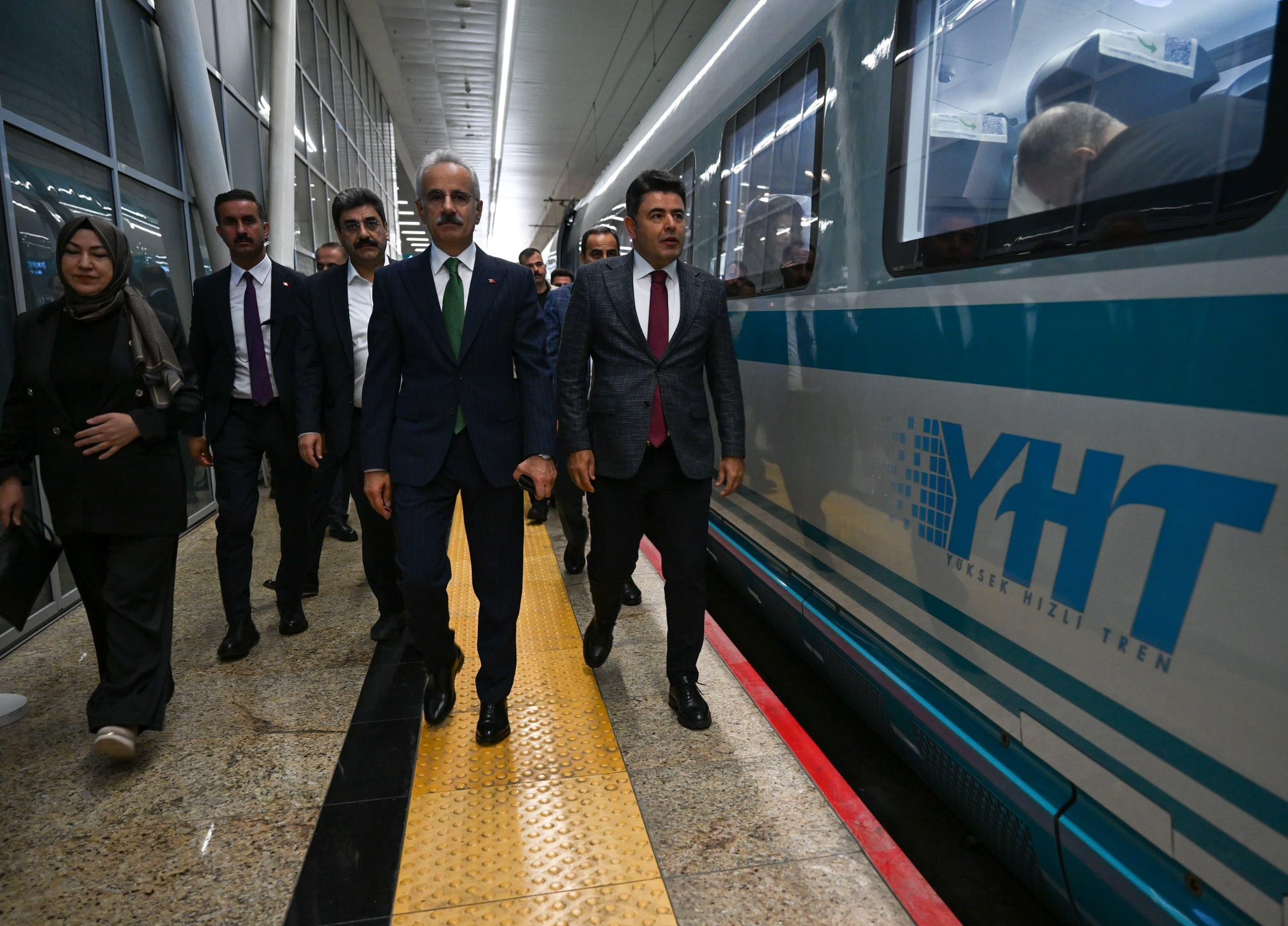 Bakan Uraloğlu YHT ile Sivas'a geliyor!