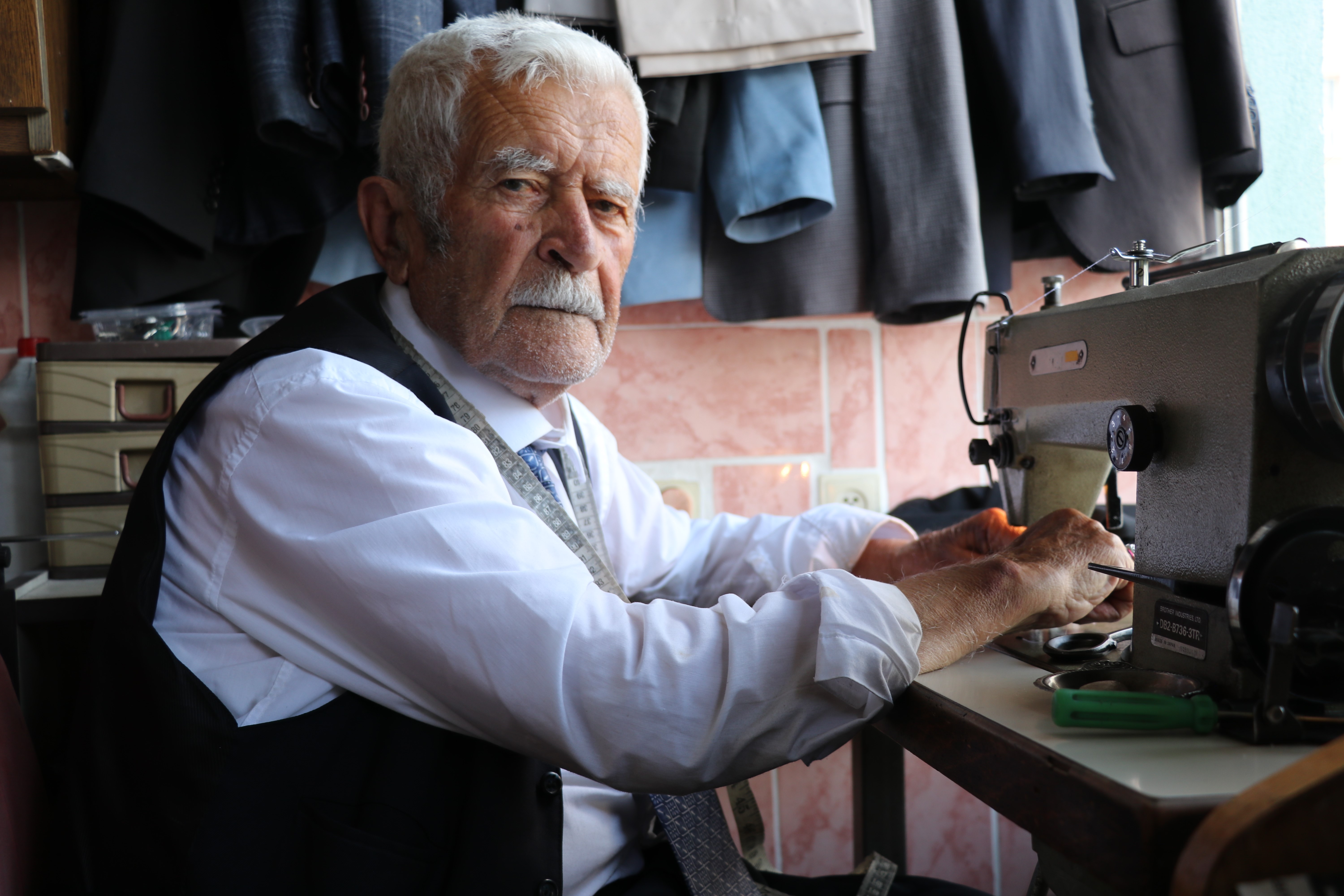 Sivas'ta 80 Yıllık Terzi, Zamana Direniyor