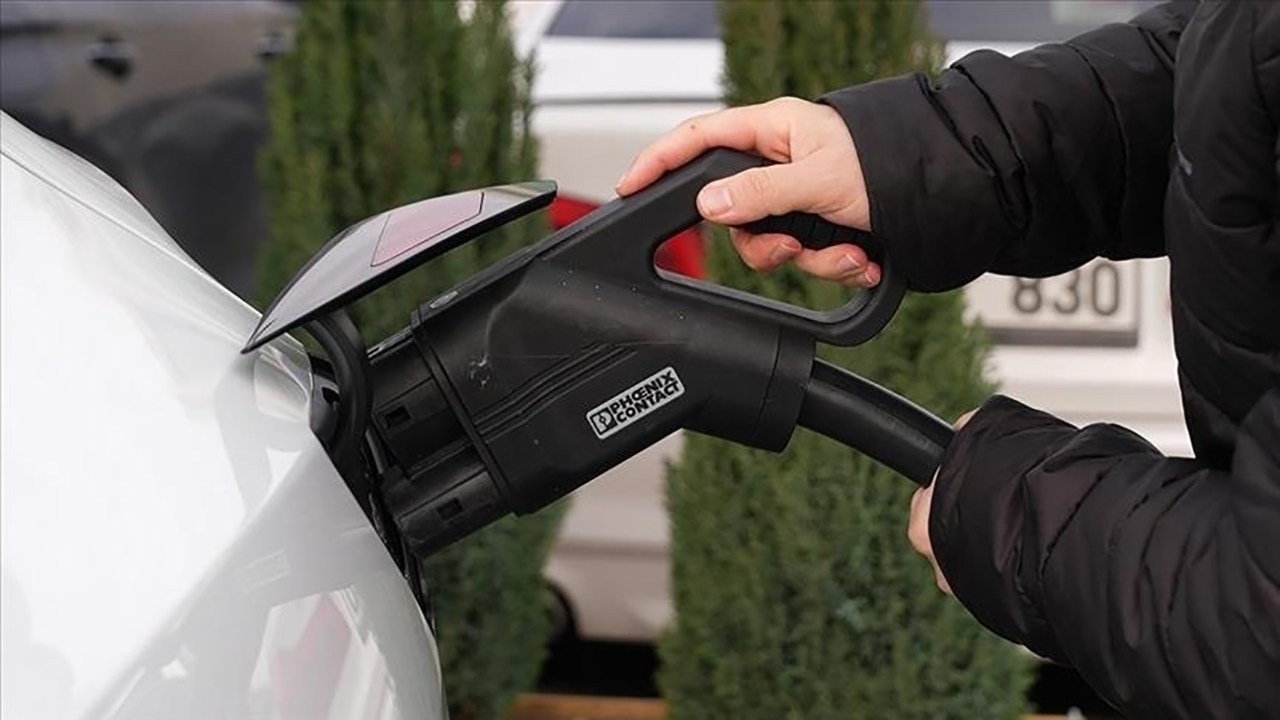 Elektrikli araç şarj soket sayısı temmuzda 32 bin 682'ye yükseldi