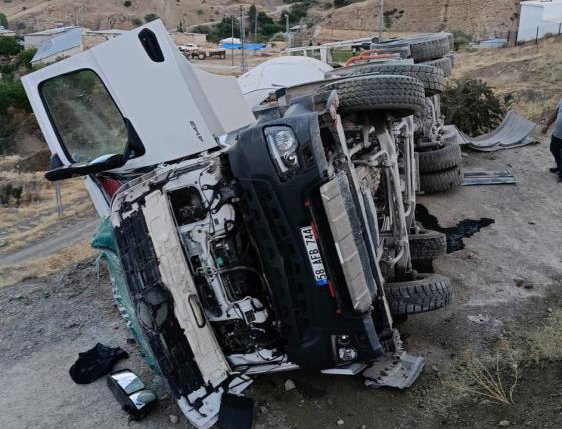 Sivas'ta feci kaza! Beton mikseri takla attı