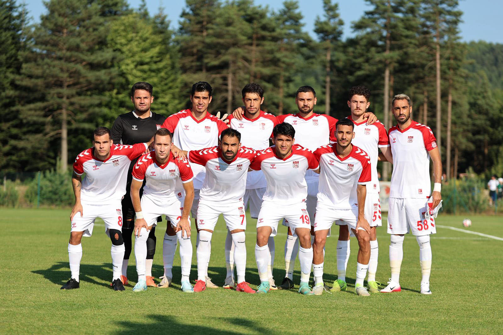 Sivasspor Özel Formayla Sahada