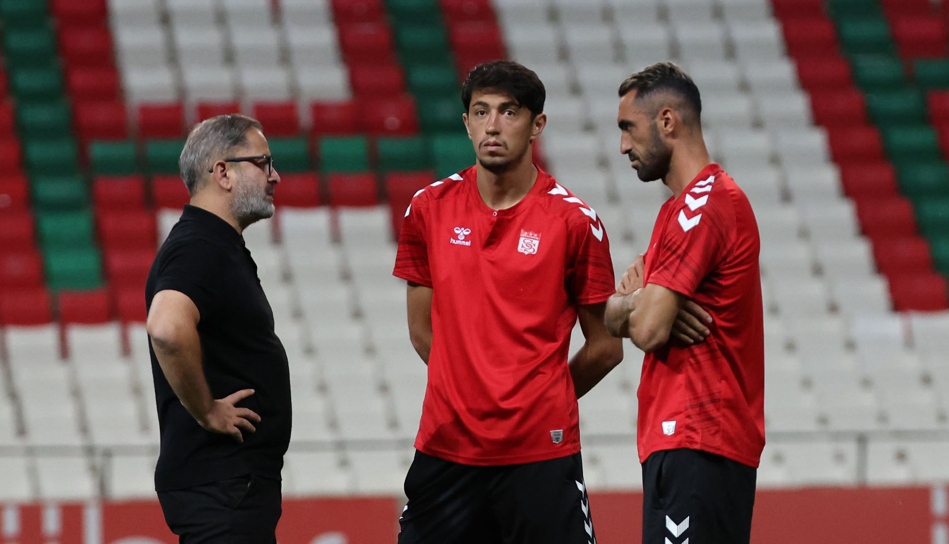 Yakup Ateş eleştirilerin odağında!  “Vasat Transfer” İsyanı