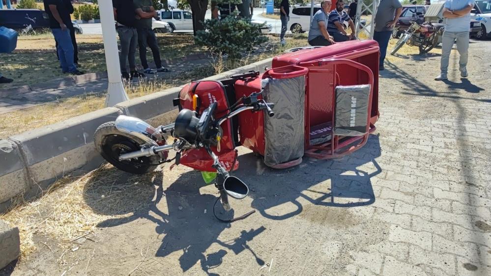 Sivas'ta feci kaza! Motosiklet sürücüsü öldü