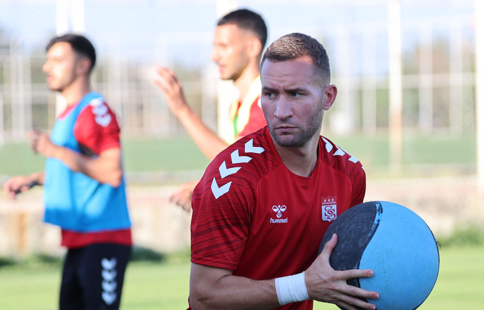 Sivasspor'da Simic, Sabah FC'ye Transfer Oldu